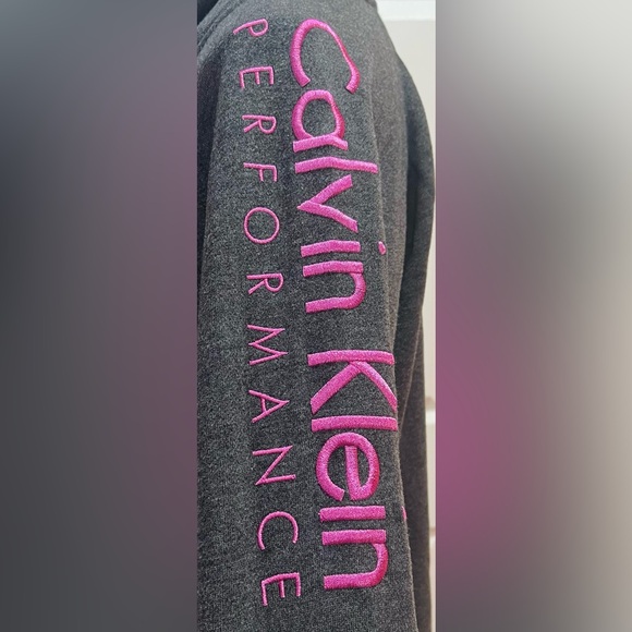 Calvin Klein Performance - Picture 11 of 11